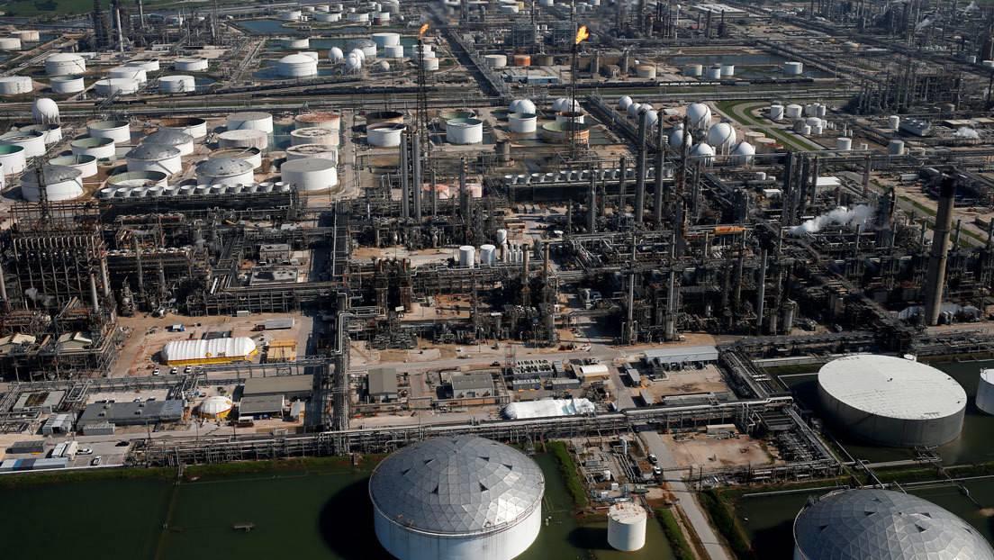 Ve AMLO necesarias 2 nuevas refinerías