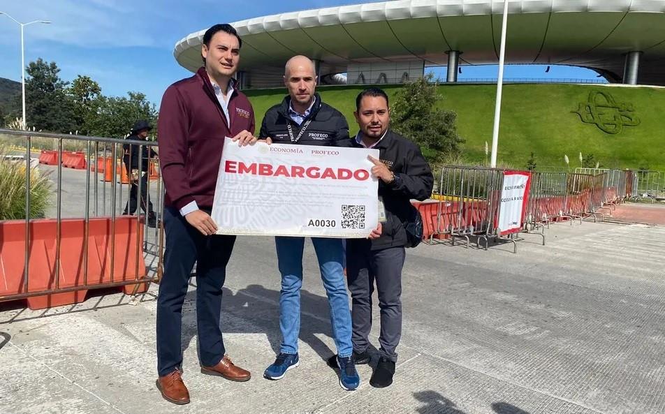 Amenaza Profeco con embargar al Akron