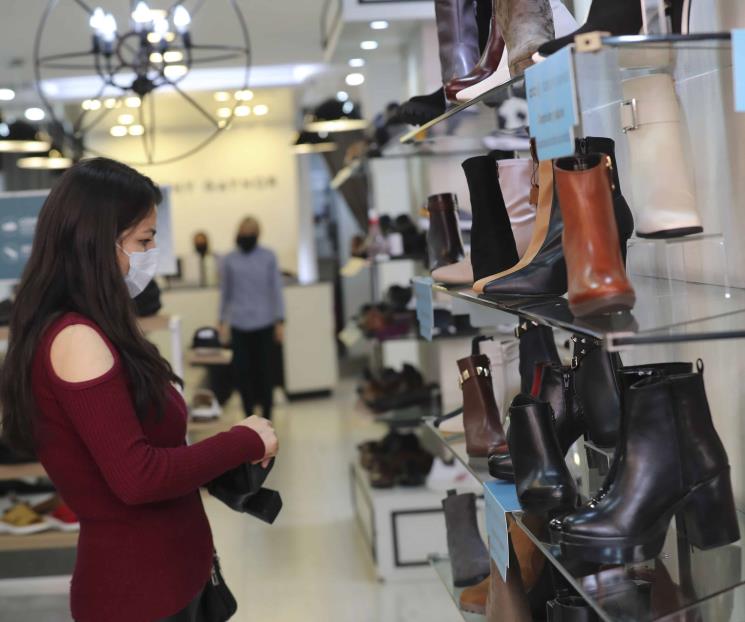 Retroceden ventas al menudeo en agosto ante mayor inflación