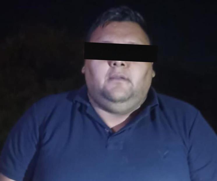 Detienen a tres polleros por transportar a 62 migrantes