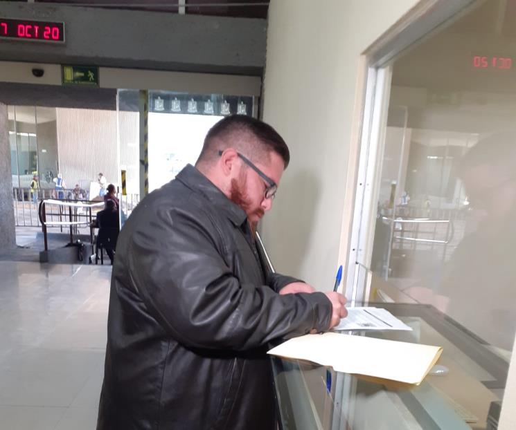 Piden declarar a Adán Augusto López como persona no grata