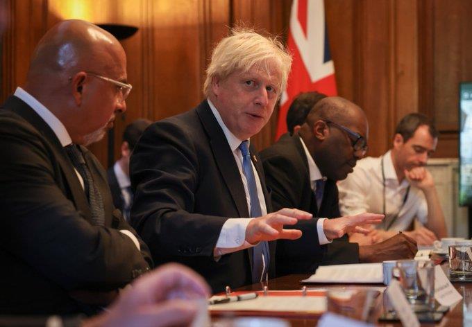 Reúne Boris Johnson apoyos necesarios