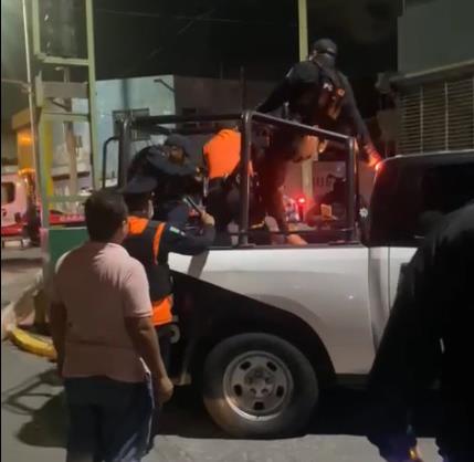 Someten a  pareja con exceso de fuerza pública
