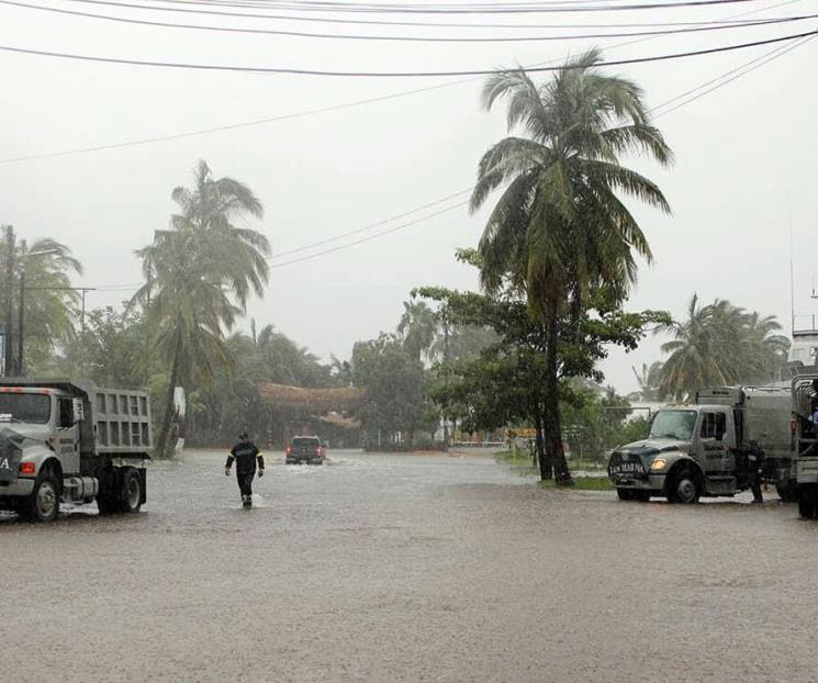 Roslyn crece a huracán categoría 4