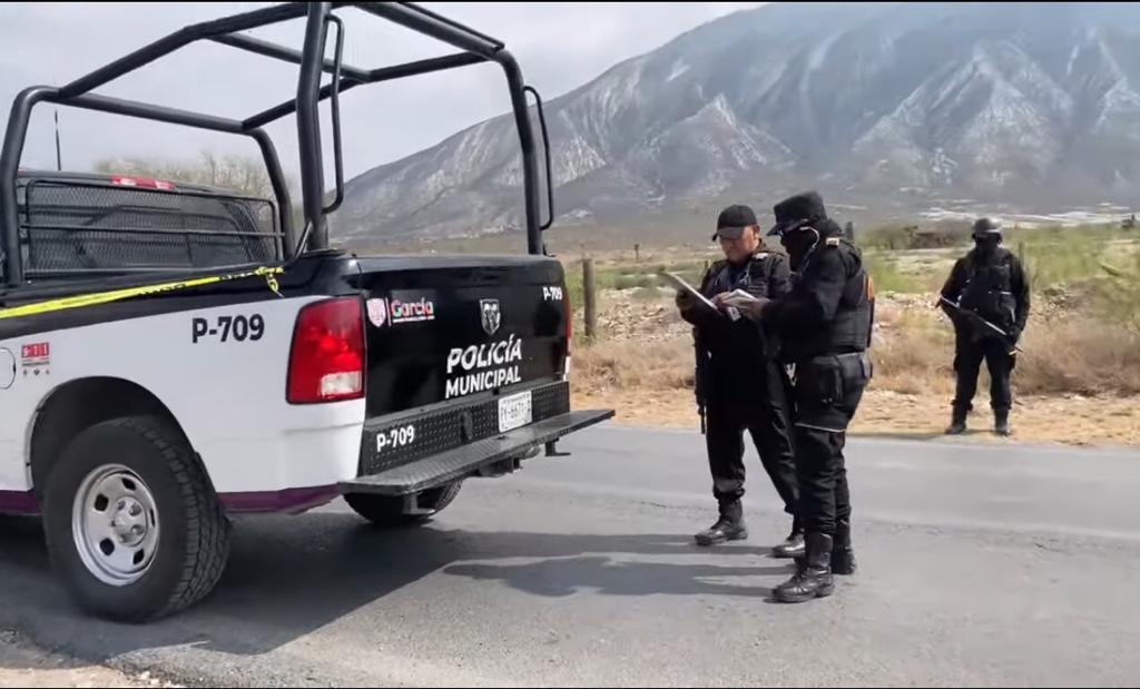 Encuentran a hombre torturado en García; muere en traslado