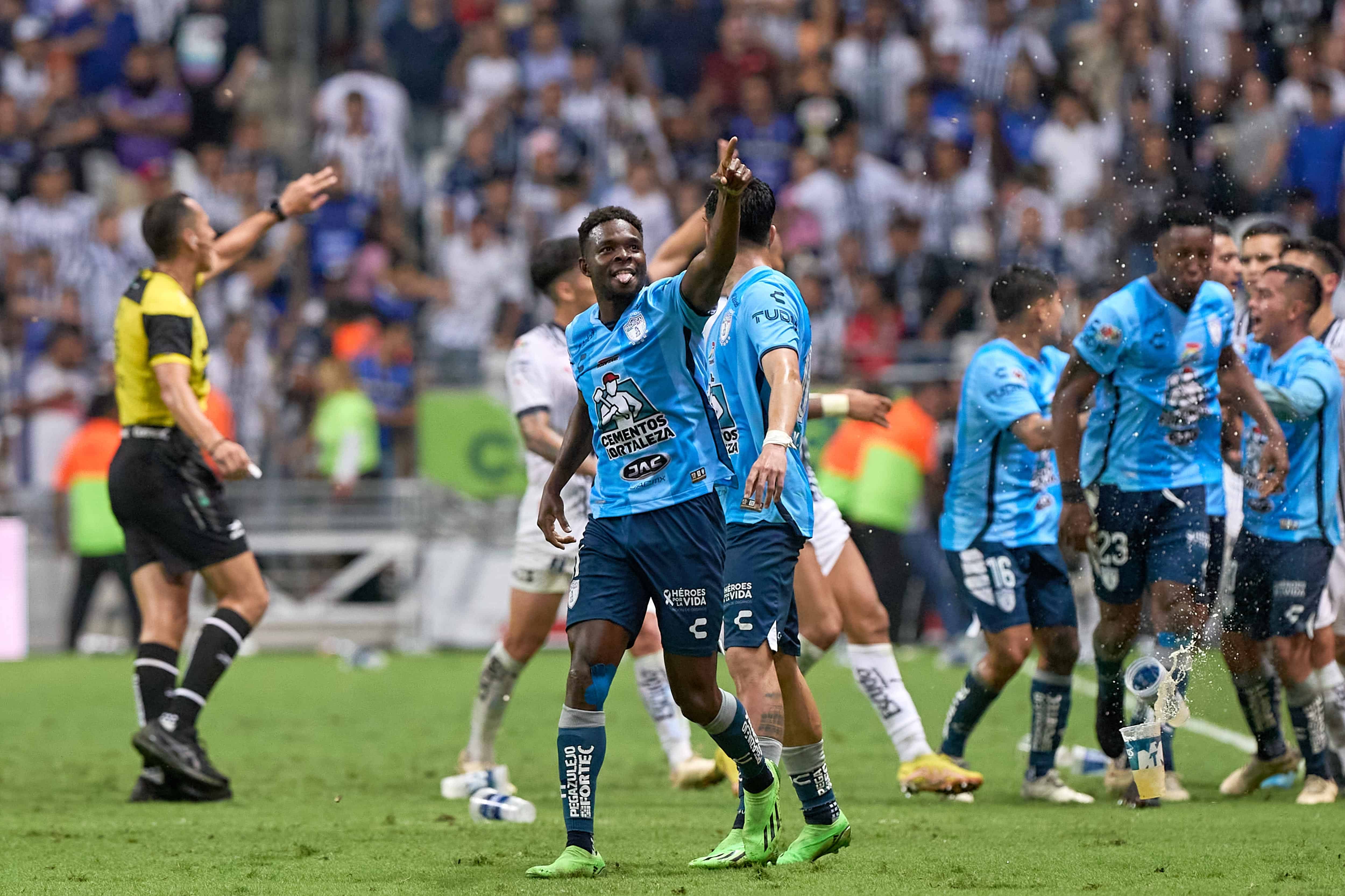 Avilés Hurtado sentencia la eliminatoria por la vía penal.