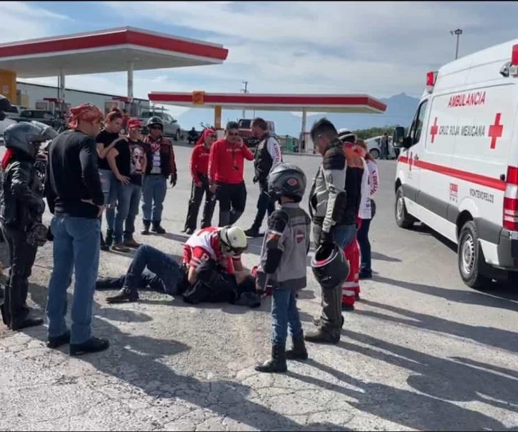 Derrapa en su moto y sale herido