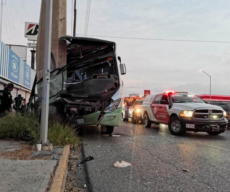 Deja choque contra torre 22 lesionados