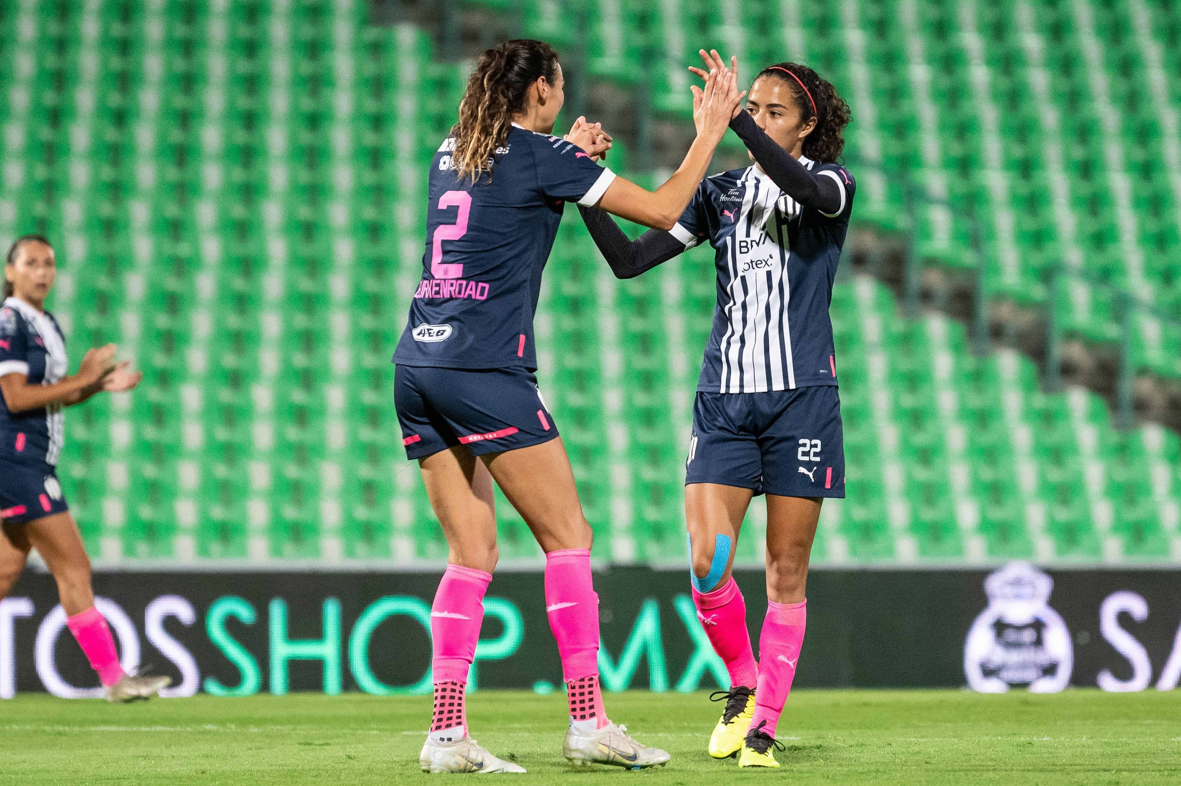 Diana García colabora con un gol.