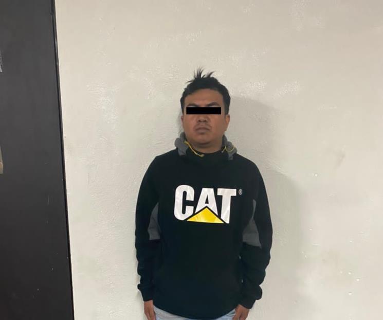 Detienen a joven con droga