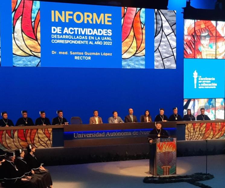 Rinde Santos Guzmán su primer informe al mando de la UANL
