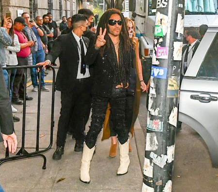 Lenny Kravitz visita la CDMX y promueve su destilado