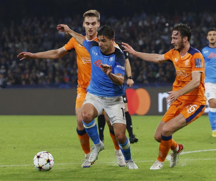 Golea Napoli de Chucky y lideran su grupo en Champions