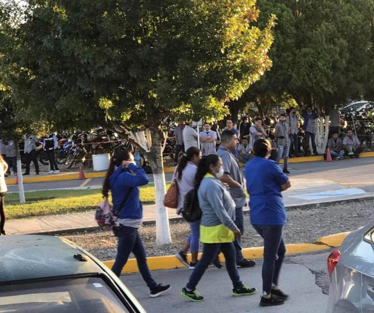 Evacuan a empelados tras fuga de sustancias químicas