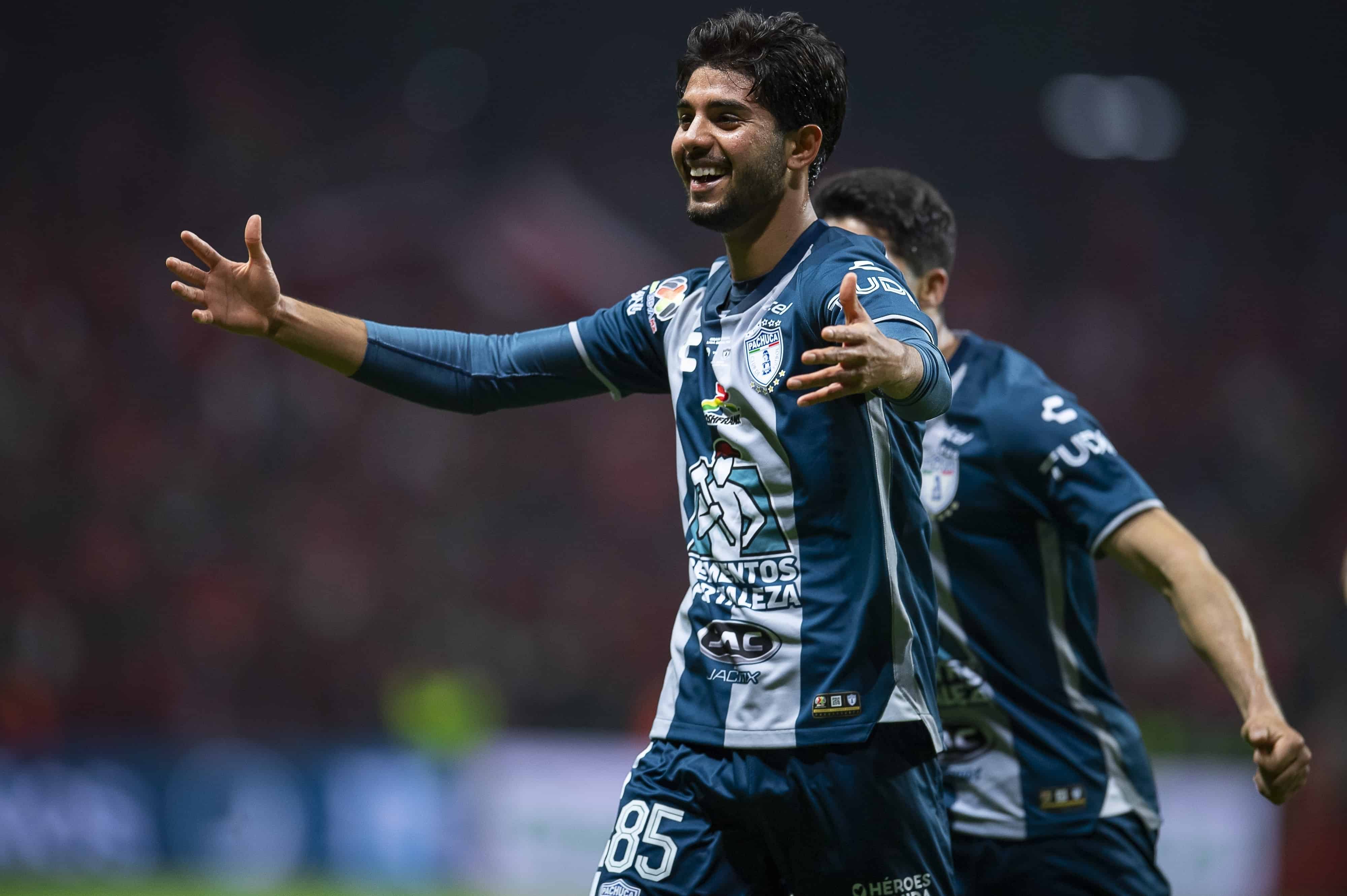 Mauricio Isais hace el 4-0.