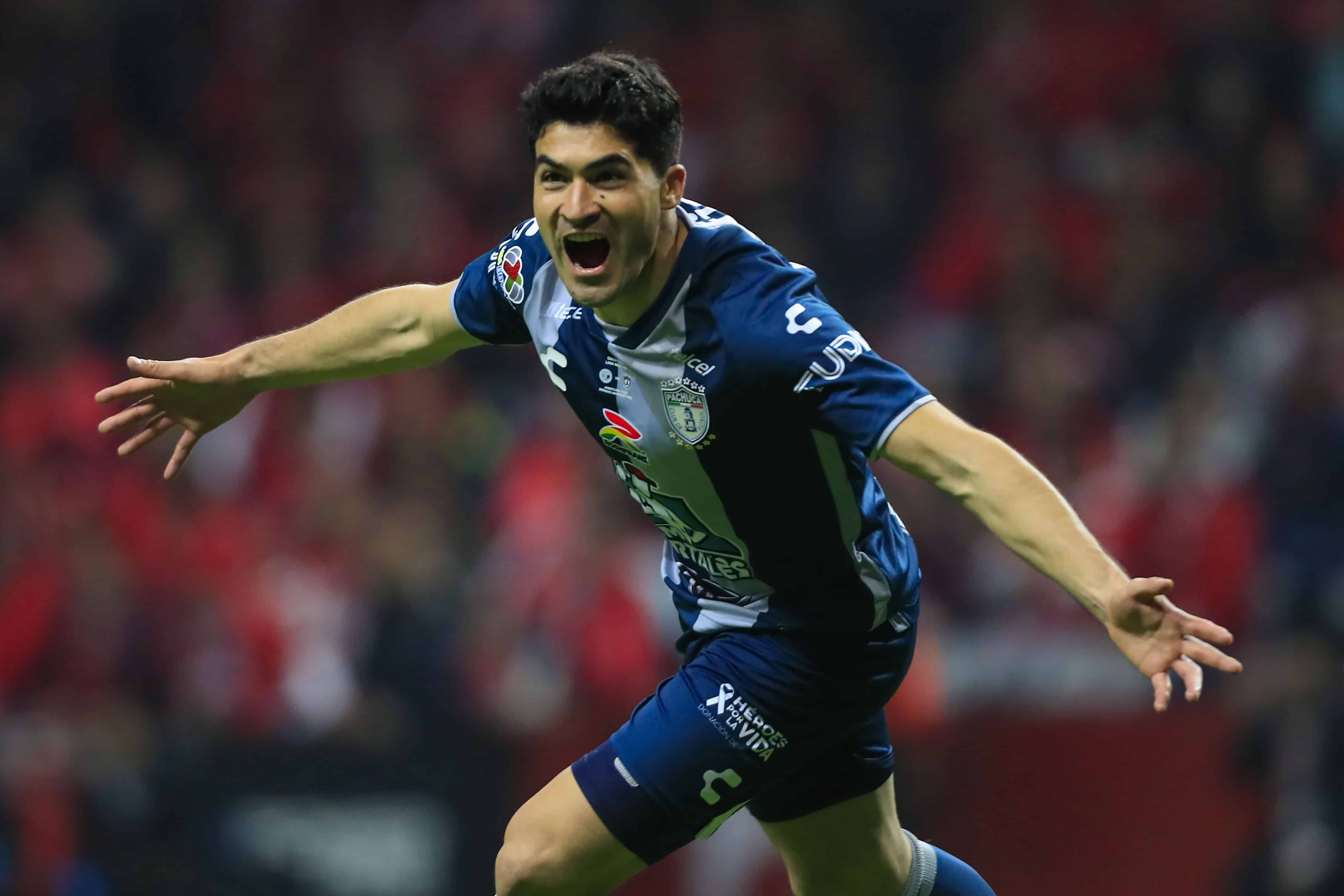 Nicolás Ibañez hace el 5-0.