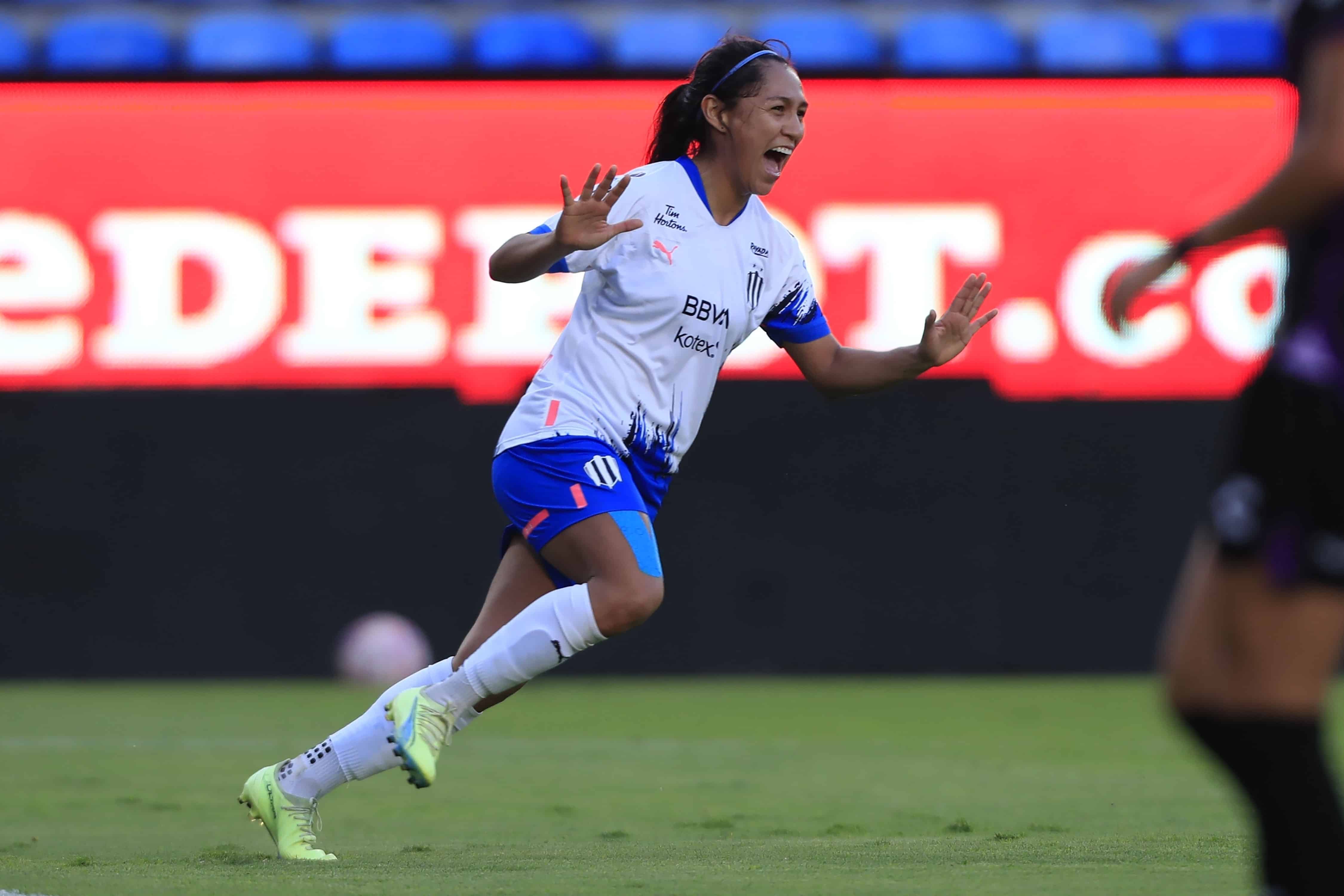 Diana Evangelista hace el 1-0.
