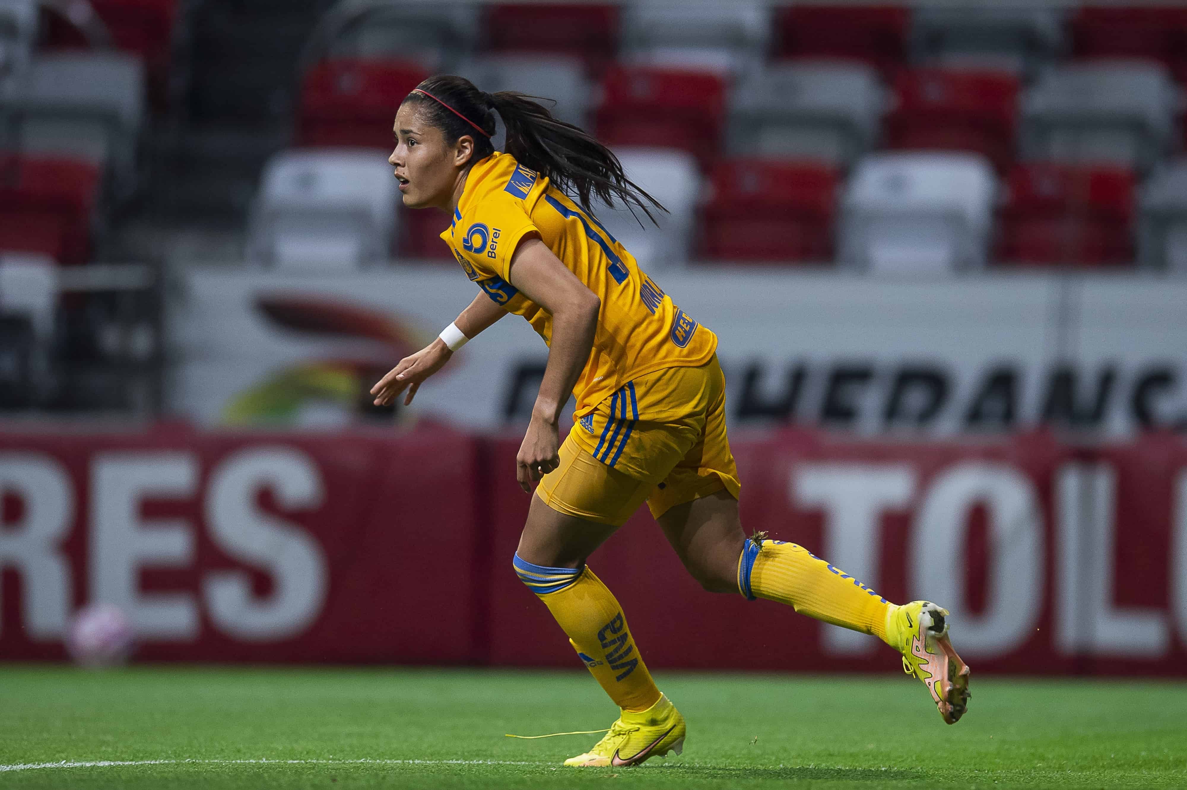 Lizbeth Ovalle hace el 2-0.