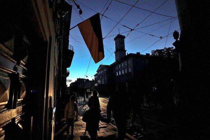 Afectan cortes de luz a 4 millones en Ucrania