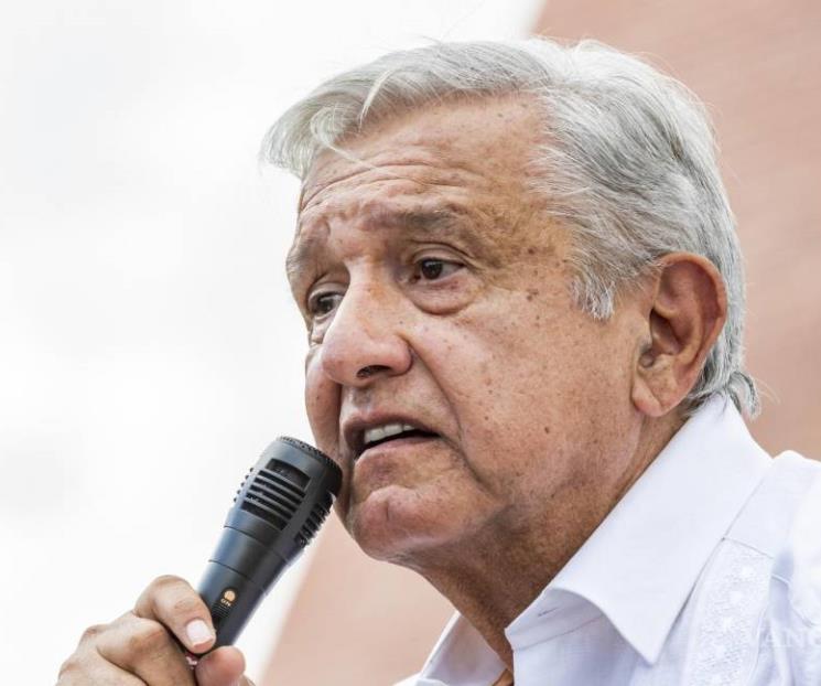 Maestros reclaman a AMLO por falta de medicamentos