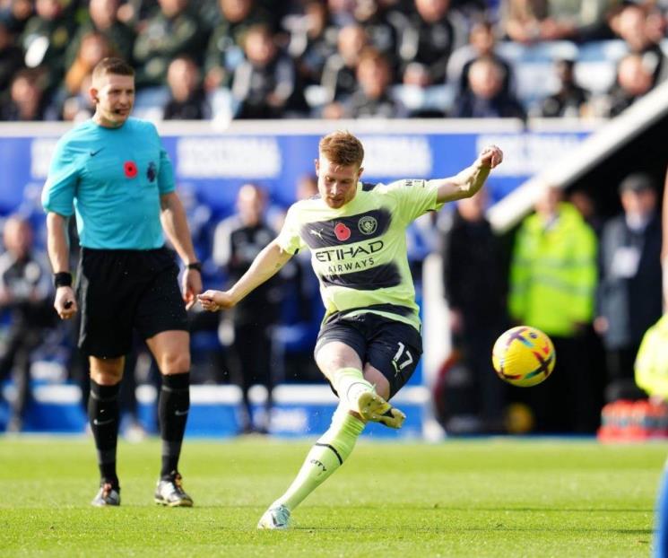 Derrota City al Leicester y toman liderato en Premier League