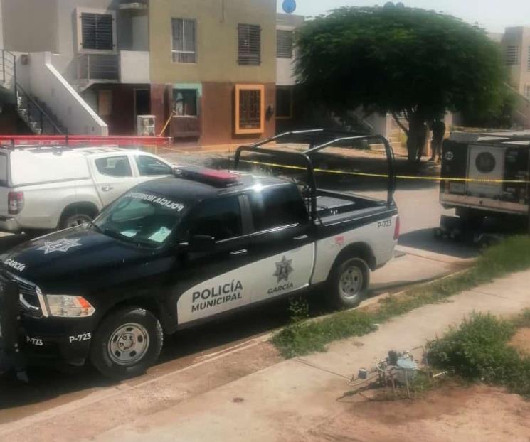 Entra pistolero a barbería y ultima a uno