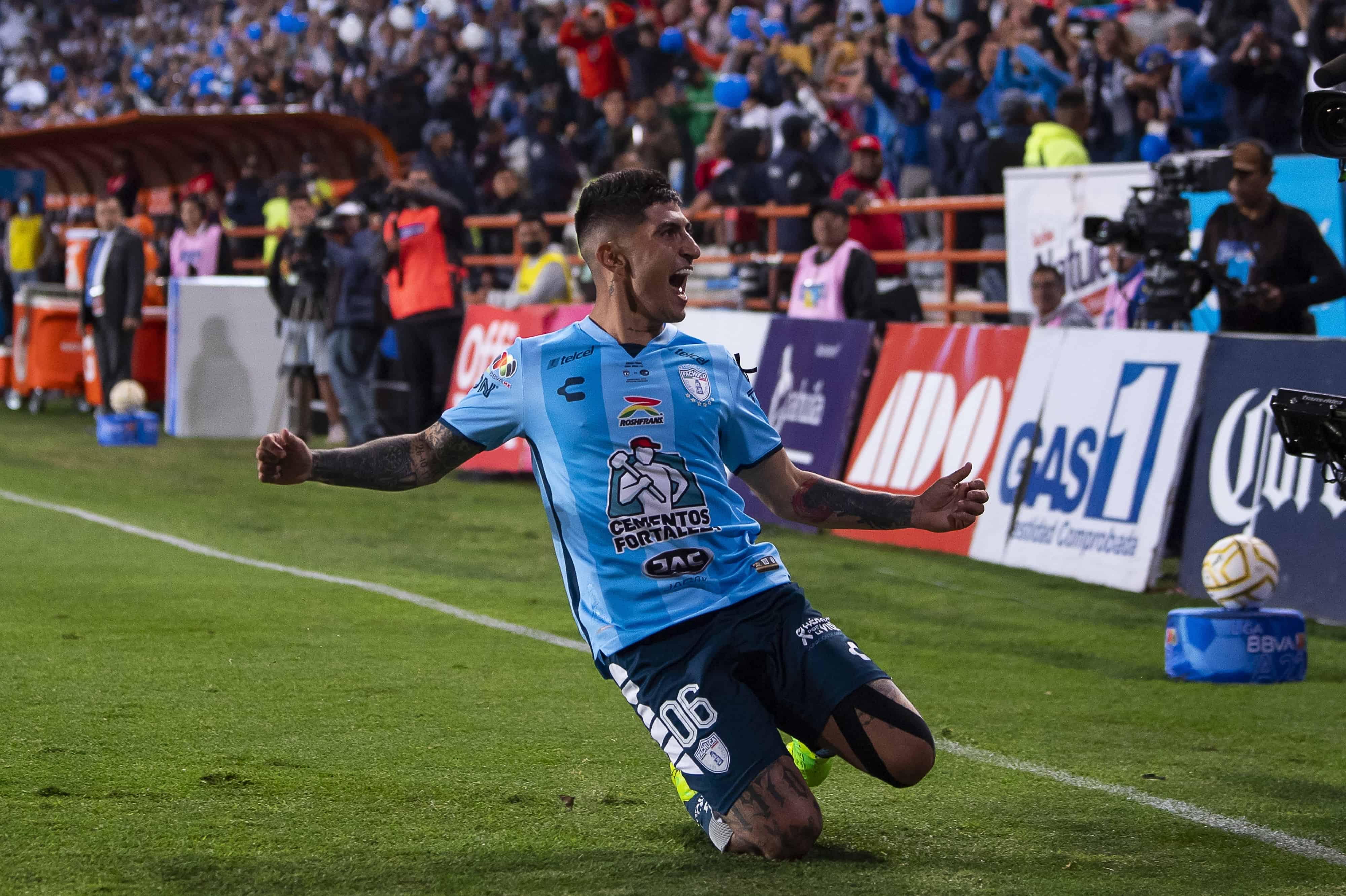 Víctor Guzmán empata el encuentro.