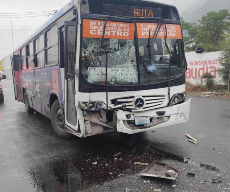 Choque entre rutas urbanas deja más de 10 personas heridas