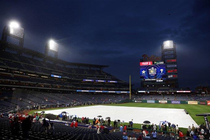 Posponen Juego 3 de Serie Mundial por lluvia