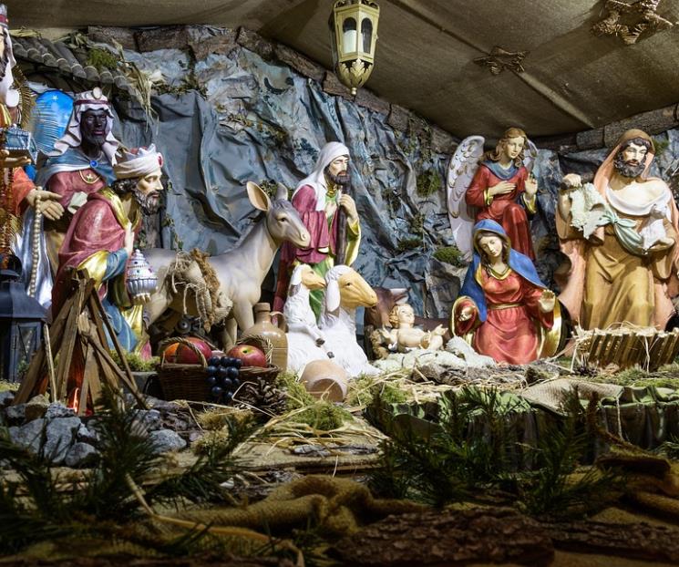 Pide Iglesia no prohibir nacimientos en lugares públicos