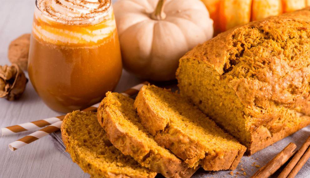 Prepara atole de cacahuate y panqué de calabaza