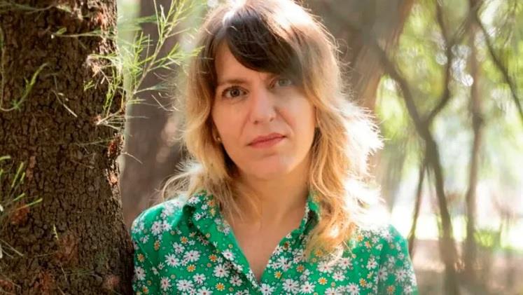 Gana Daniela Tarazona el Premio Sor Juana de la FIL