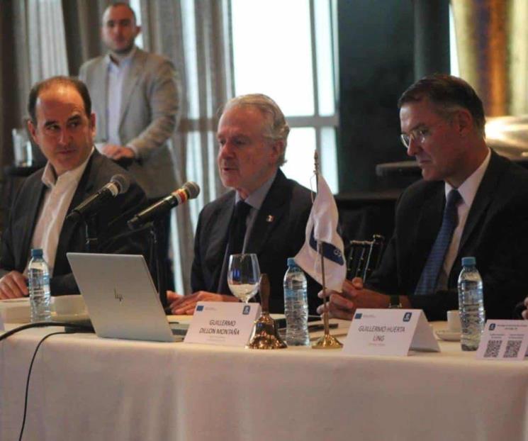 Se reúne Santiago Creel con Industriales