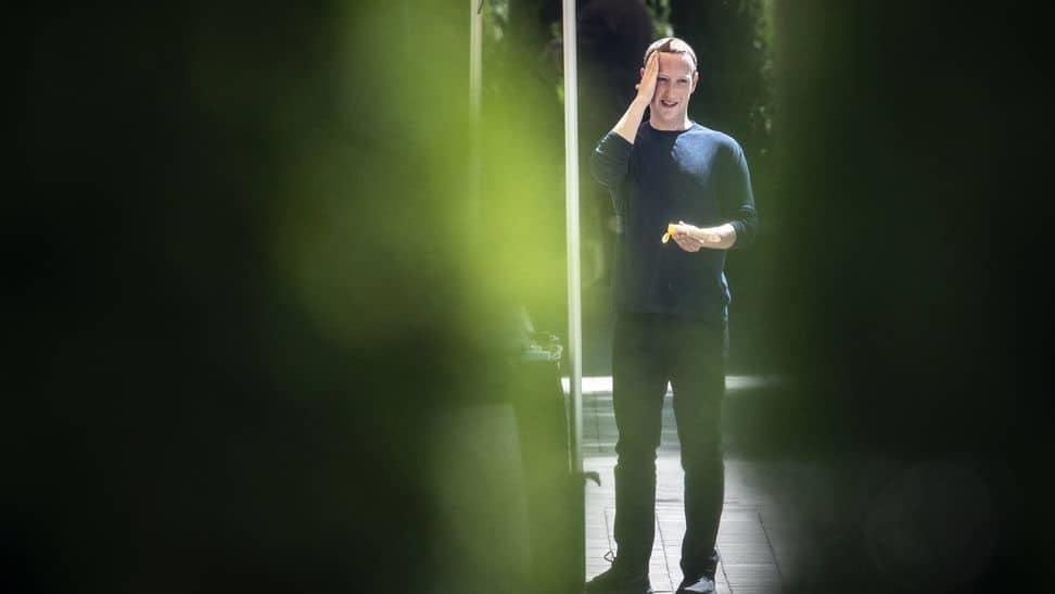 Facebook parece el Titanic camino al iceberg