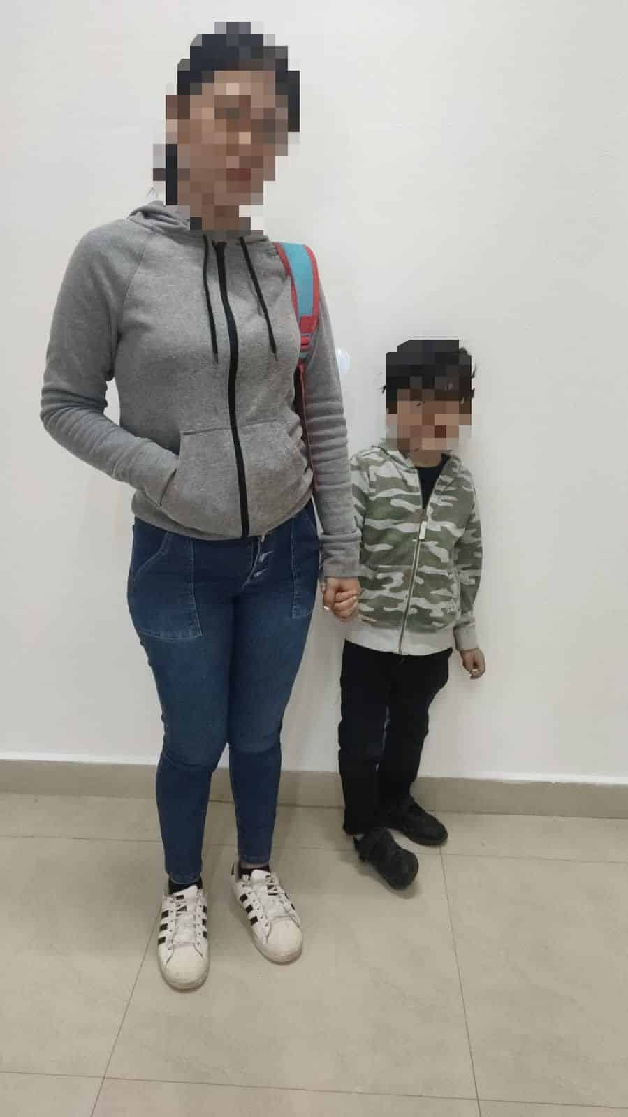 Policías de Guadalupe localizaron a un alumno de 5 años de edad, que fue encontrado afuera de una tienda de conveniencia en la avenida Eloy Cavazos