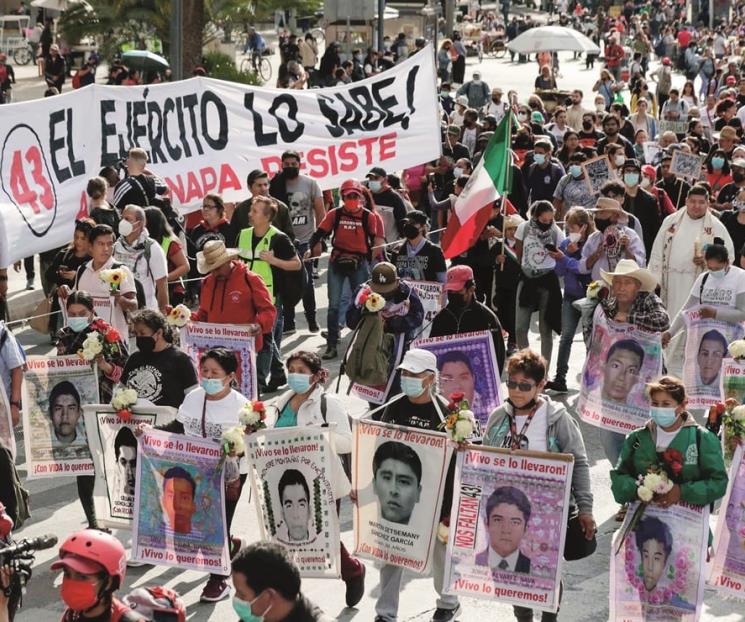 Padres de los 43 acusan engaño del gobierno de AMLO