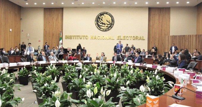 Arroja encuesta de INE  apoyo a reforma electoral de AMLO