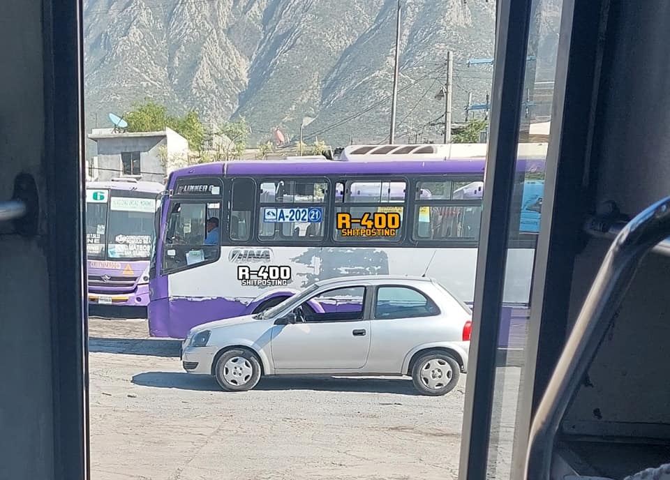 Pasajeros de un camión urbano, fueron asaltados por dos delincuentes, en Santa Catarina
