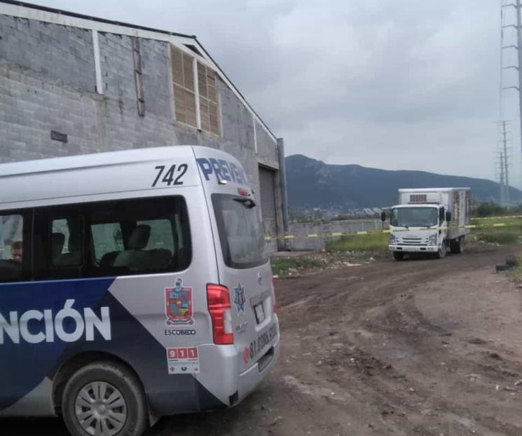 Roban camión repartidor; lo recuperan
