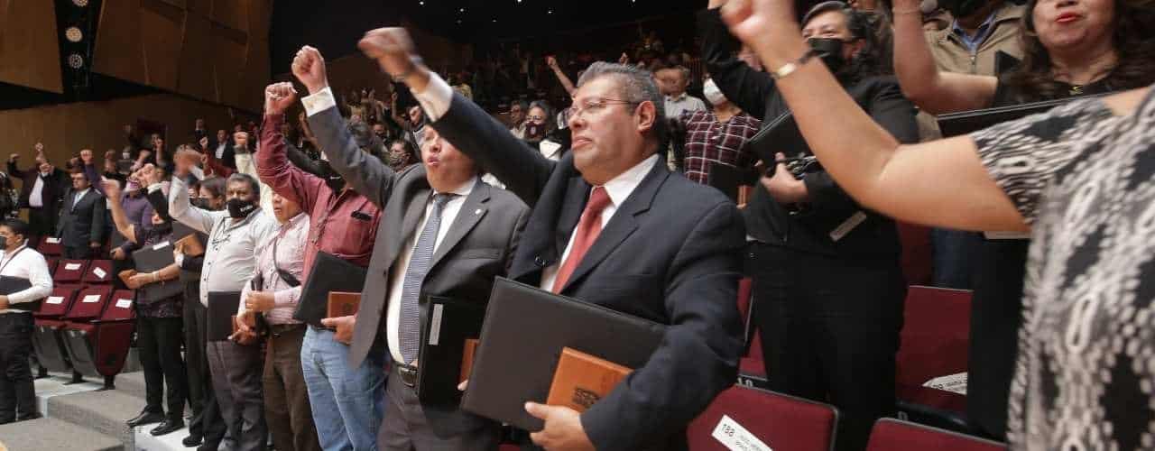 Reconoce IPN a 273 docentes y trabajadores