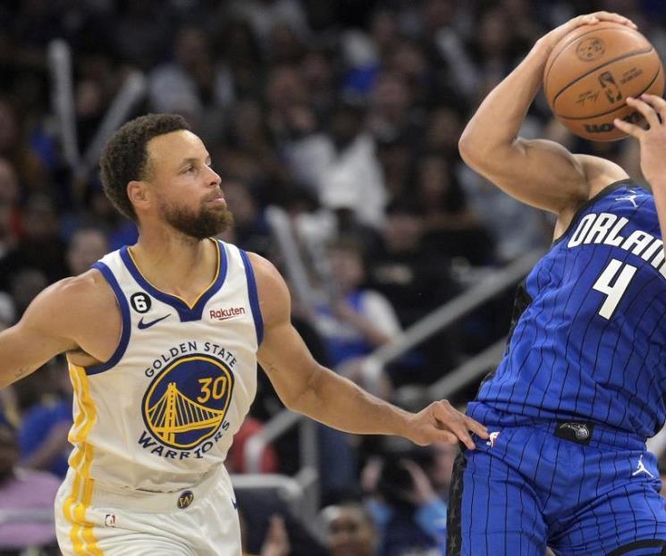 Siguen Warriors sin levantar en la NBA