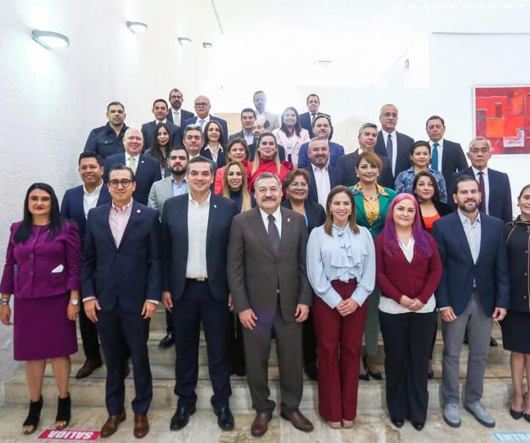 Expone rector proyectos estratégicos ante diputados 