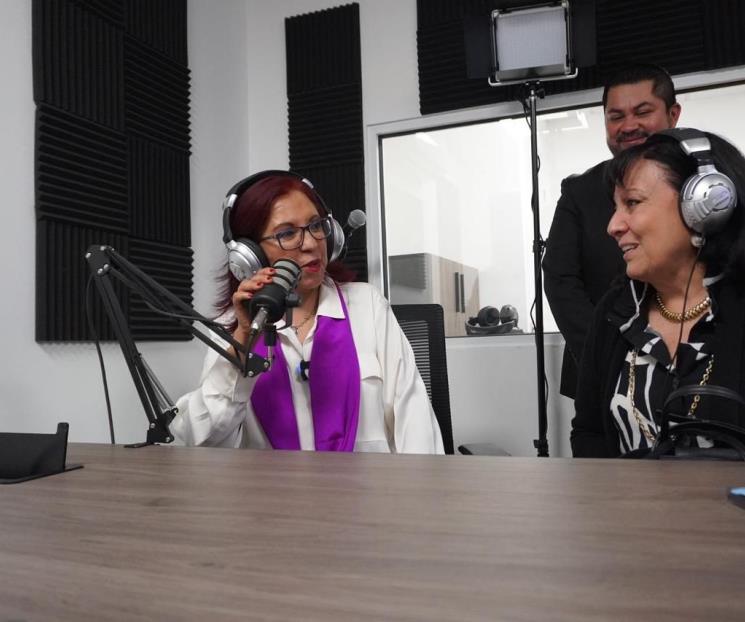 Recorre titular de la SEP escuelas de Nuevo León