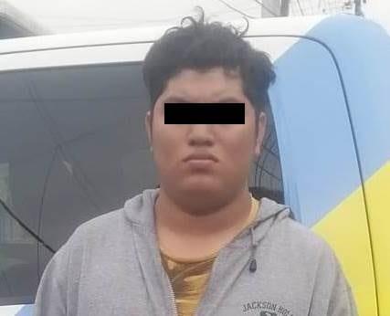 Cae guatemalteco en moto robada