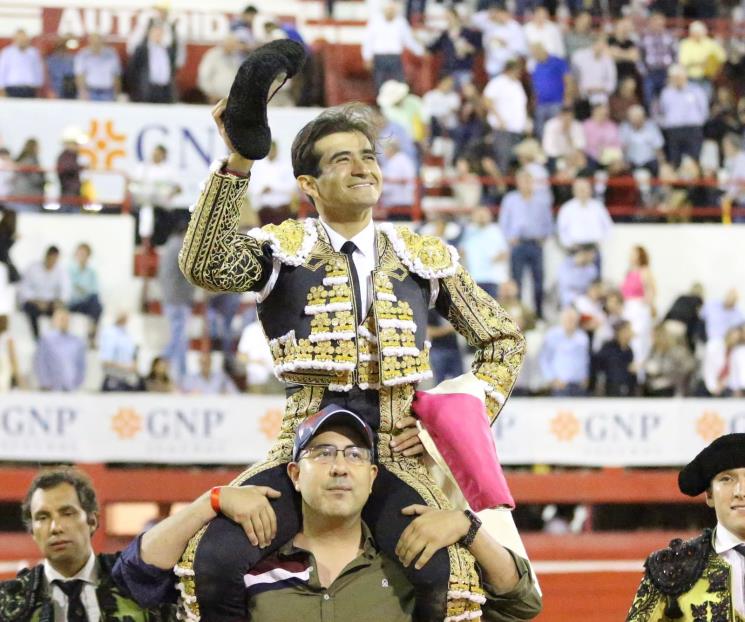 Triunfa Joselito Adame