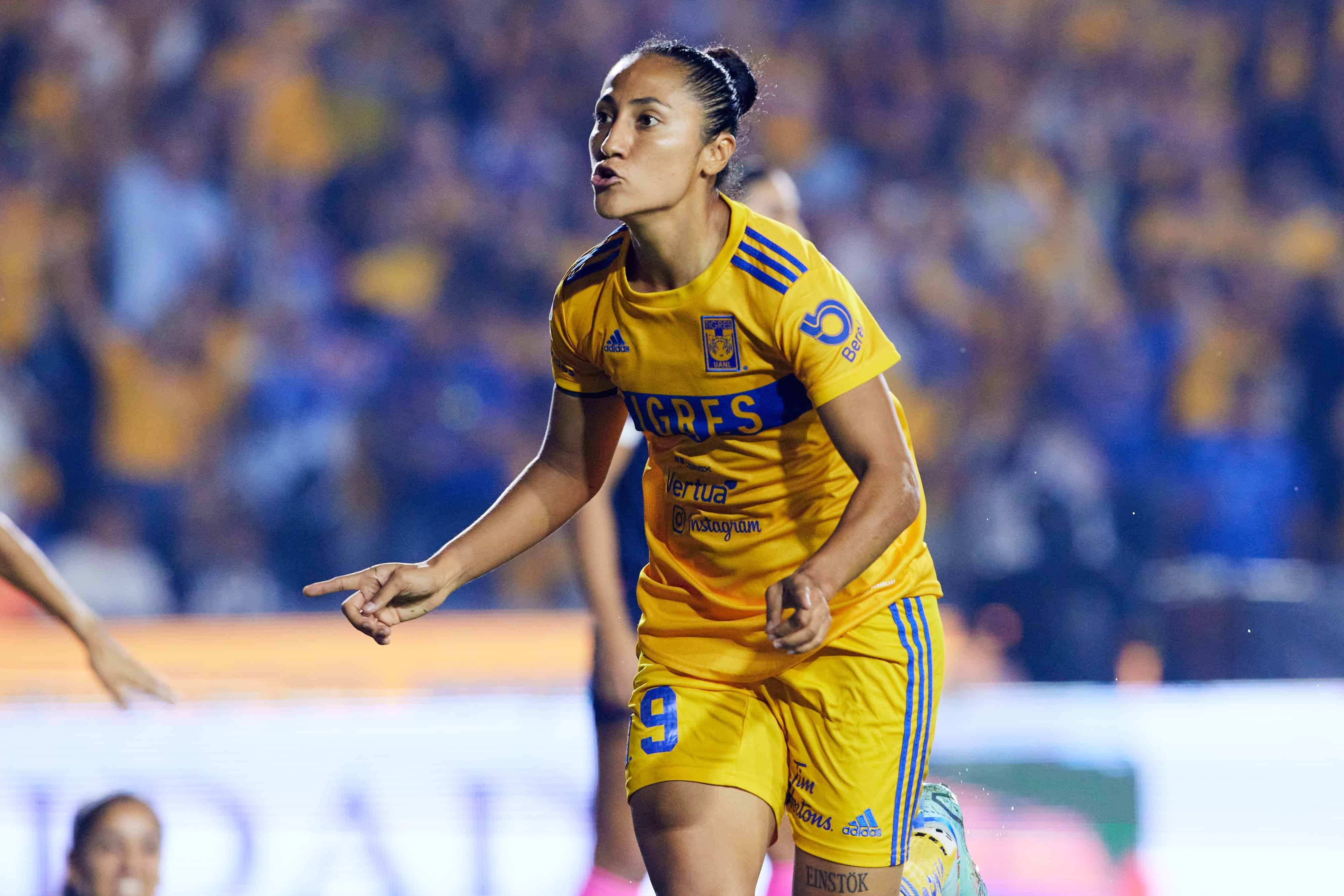 Stephany Mayor hace doblete.
