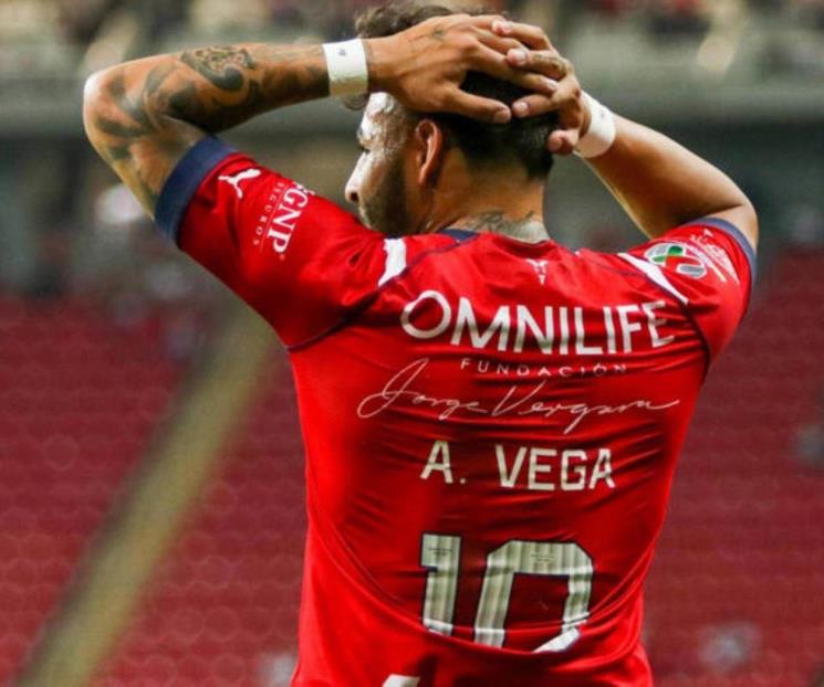 Ofrecen sueldo millonario a Vega