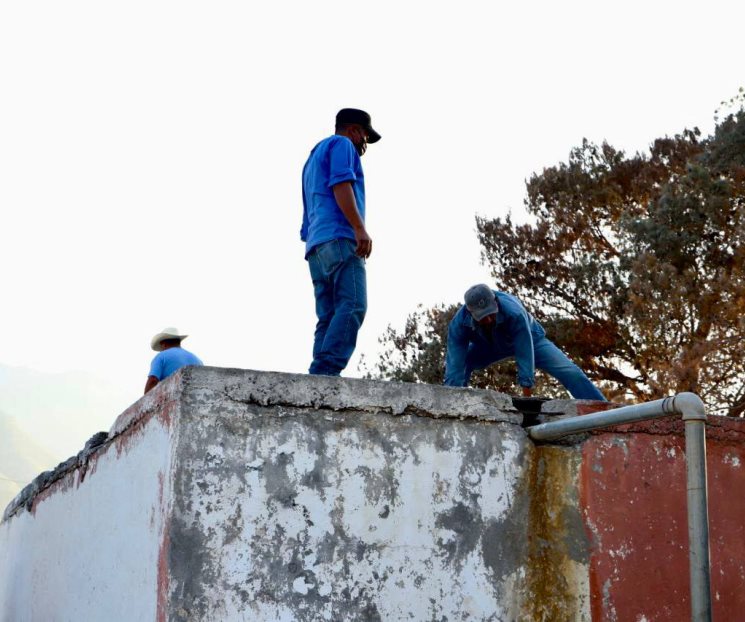 Reparan en García bomba abascedora de agua