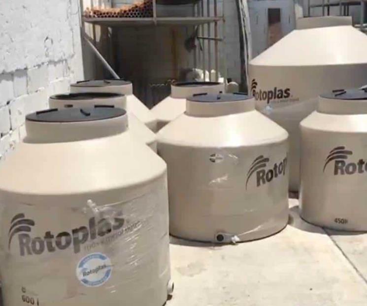 Recibe la SE donación de 210 tinacos para las escuelas