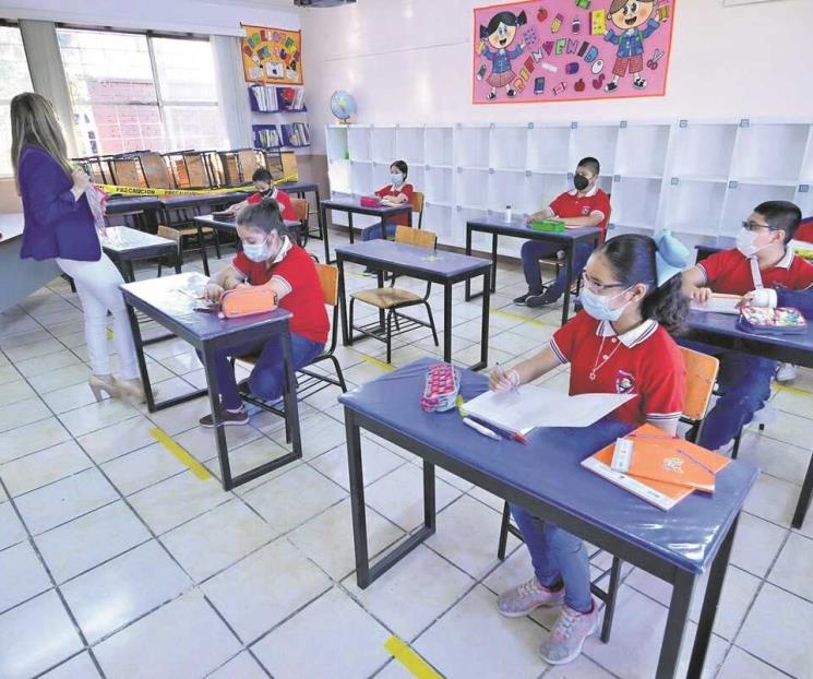 Permanecen grados escolares en plan de estudios, dice SEP